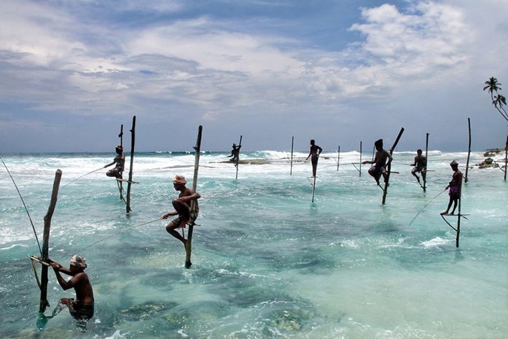 # 2 Ngư dân Sri Lanka ở Ahangama