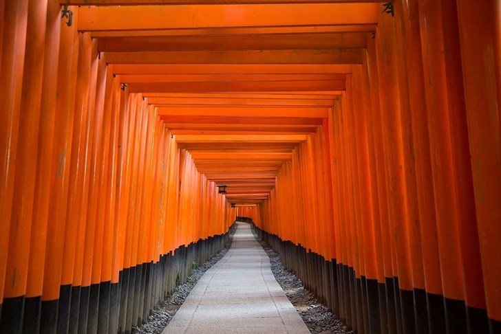 Fushimi Inari-taisha - Ngôi đền chính trong hệ thống gồm 32.000 đền thờ thần Inari trên khắp Nhật Bản, nằm ở Fushimi-ku, Kyoto, Nhật Bản