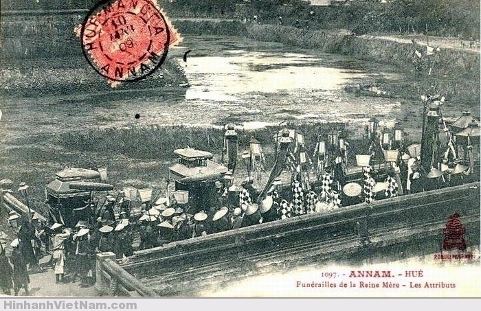 Ðám ma mẹ vua (không biết của ai) (1908)