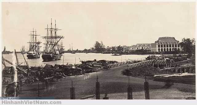 Cảng Nhà Rồng - Saigon 1866 - Vue de l'Etablissement des Messageries Impériales Photo by Emile Gsell