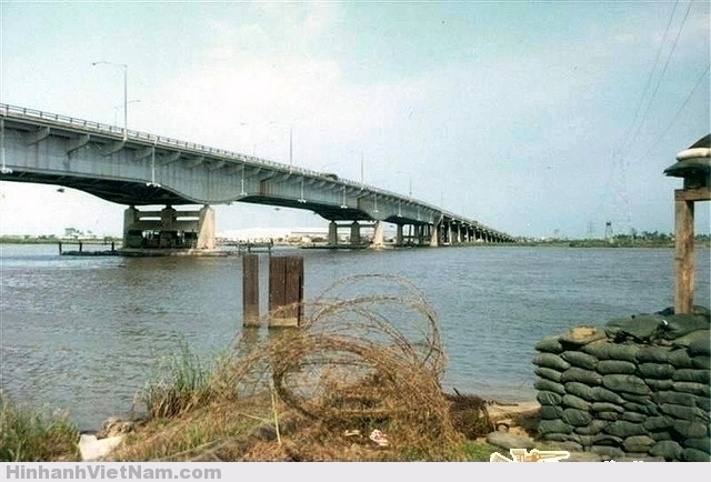 Newport Bridge - Highway 1A Photos from Bob Shanta - 551st Trans. Co. June 1968 - July 1969