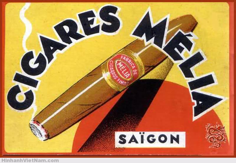 Ngoài các loại thuốc lá ngoại nhập như Pall Mall, Salem, Lucky Strike, Philip Morris, Camel, Winston, Marlboro… có rất nhiều nhãn hiệu thuốc được sản xuất tại Sài Gòn. E.Mélia “vàng” Mélia “vàng”, còn gọi là “Mélia Jaune”, là một trong những nhãn hiệu thuốc lâu đời nhất. Vào lúc mới tung ra sản phẩm, mỗi gói thuốc Mélia đều có một tấm hình chụp một cặp Tây Ðầm hôn nhau rất tình tứ, đó cũng là một cách tiếp thị! Chỉ có các ông Giáo sư và các thầy Thông, thầy Phán có tiền rủng rỉnh mới hút thứ thuốc “sang trọng” đó.