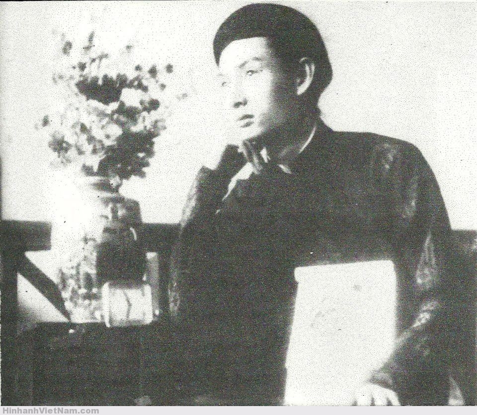 Hình ảnh: Đức Thầy tại Văn Phòng đường Lefèbre (Nguyễn Công Trứ) Saigòn, năm 1943