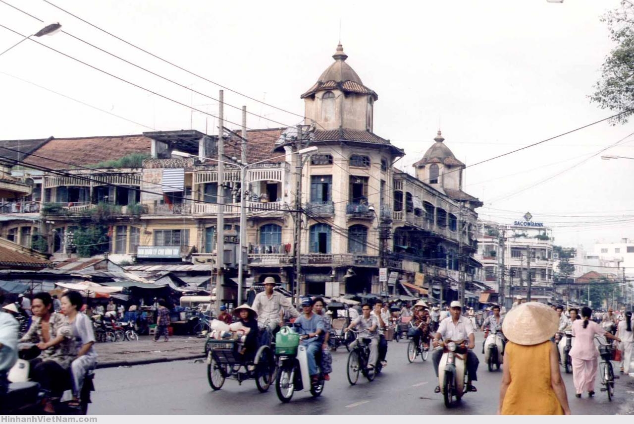 Tại sao người Hoa sống bình dân mặc dù rất giàu?